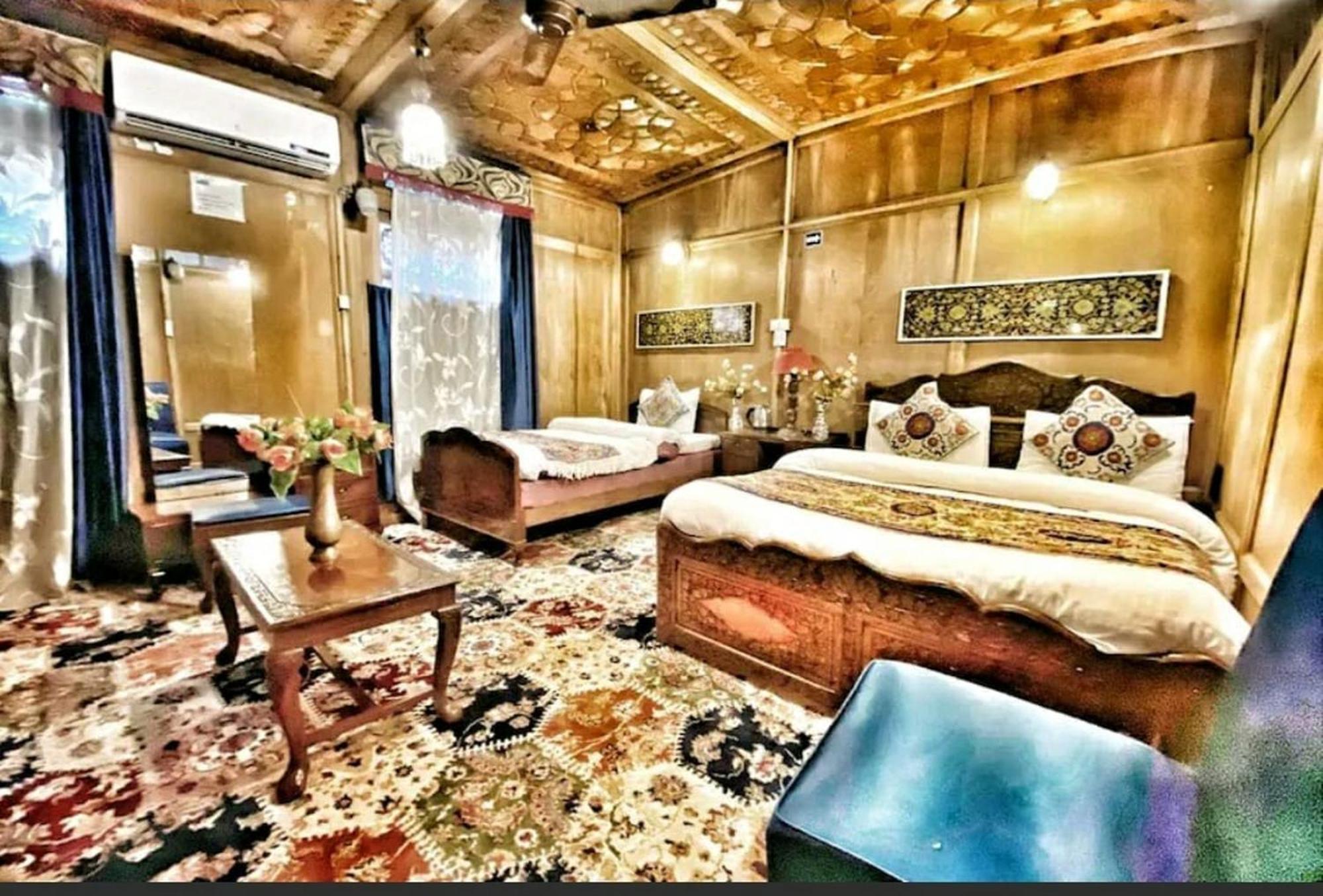 The Heritage Group Of Houseboats Srīnagar Exterior foto