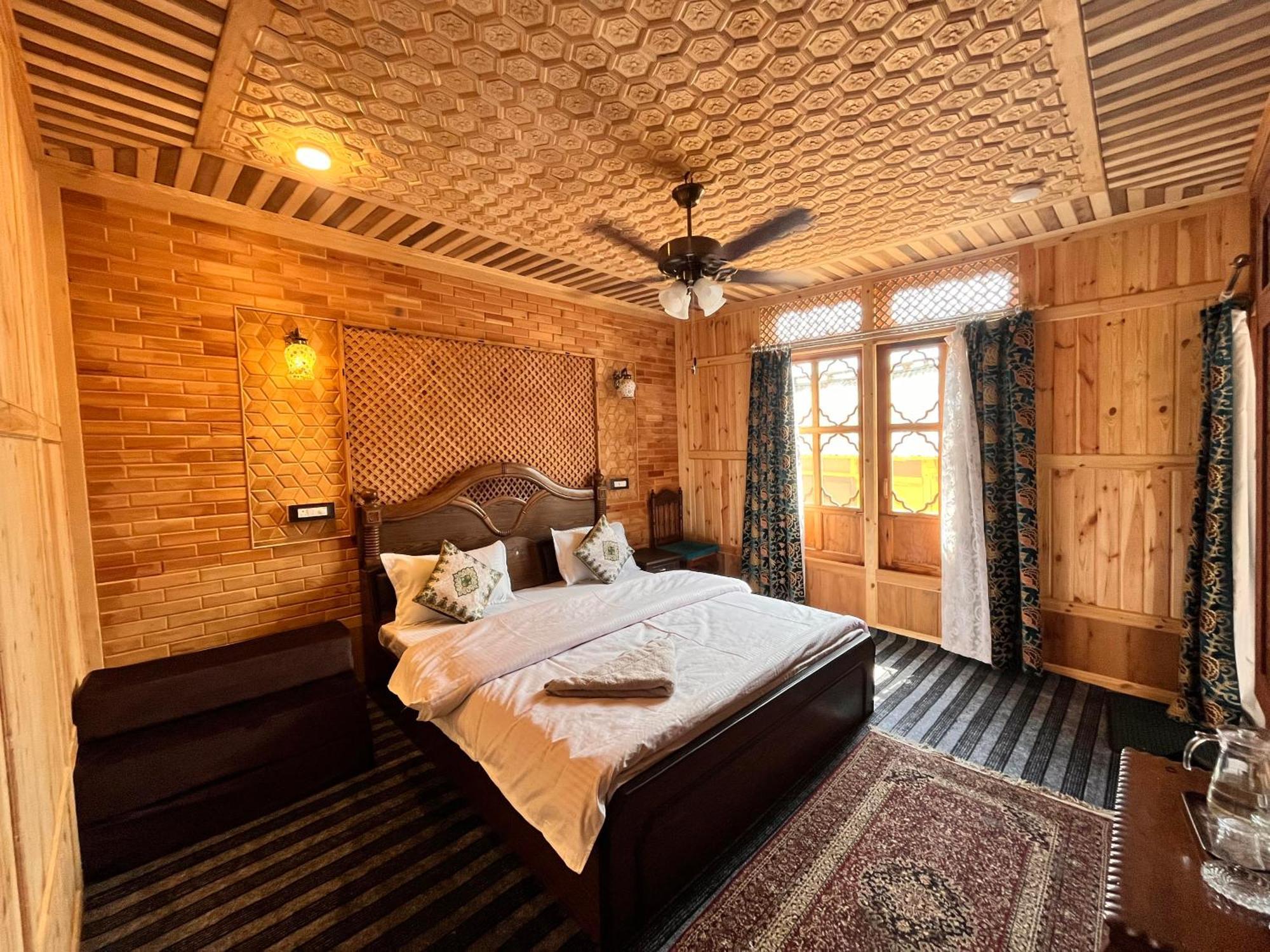The Heritage Group Of Houseboats Srīnagar Exterior foto